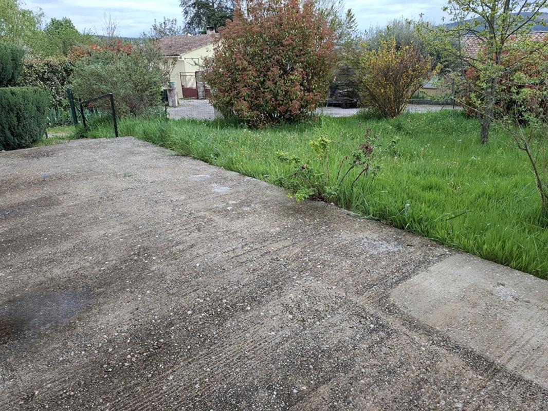 SAINT-ETIENNE-LES-ORGUES Charmante maison de plain-pied 4 pièces avec jardin 420 m², terrasse et garage ? 266 000 7