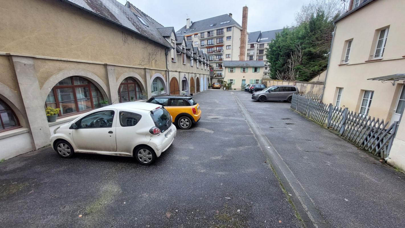 DREUX DREUX 28 - LOCAUX, PMR, 2 PARKING PRIVES 10