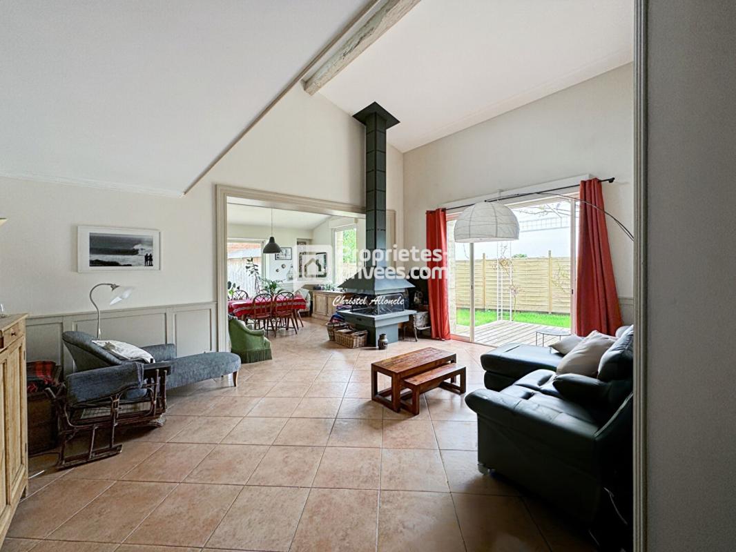 BORDEAUX BORDEAUX PELLEGRIN Chartreuse en pierre indépendante Jardin, piscine et dépendance 7