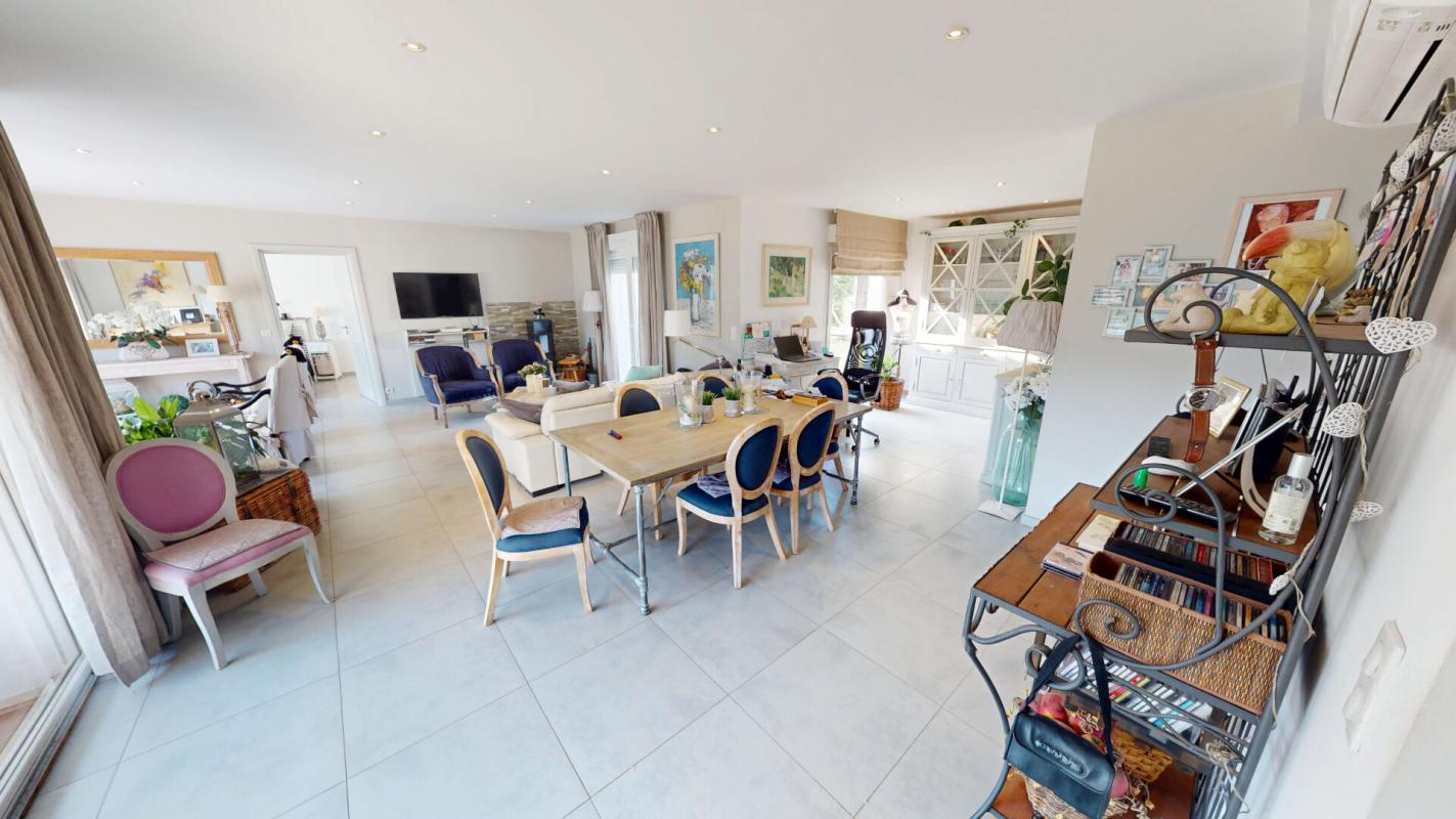 LA MOTTE Villa contemporaine 150m² , piscine - Cadre d'exception à La Motte (83920) 4