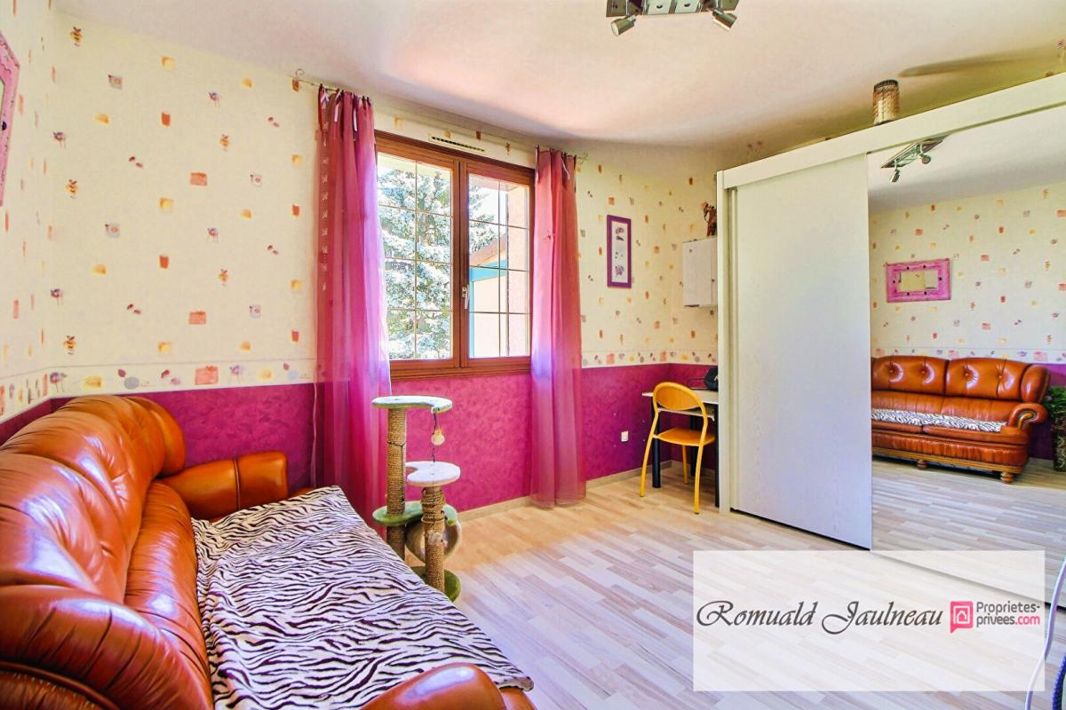 CHARTRES Maison avec Hangar à 25 min de CHARTRES SUD 13