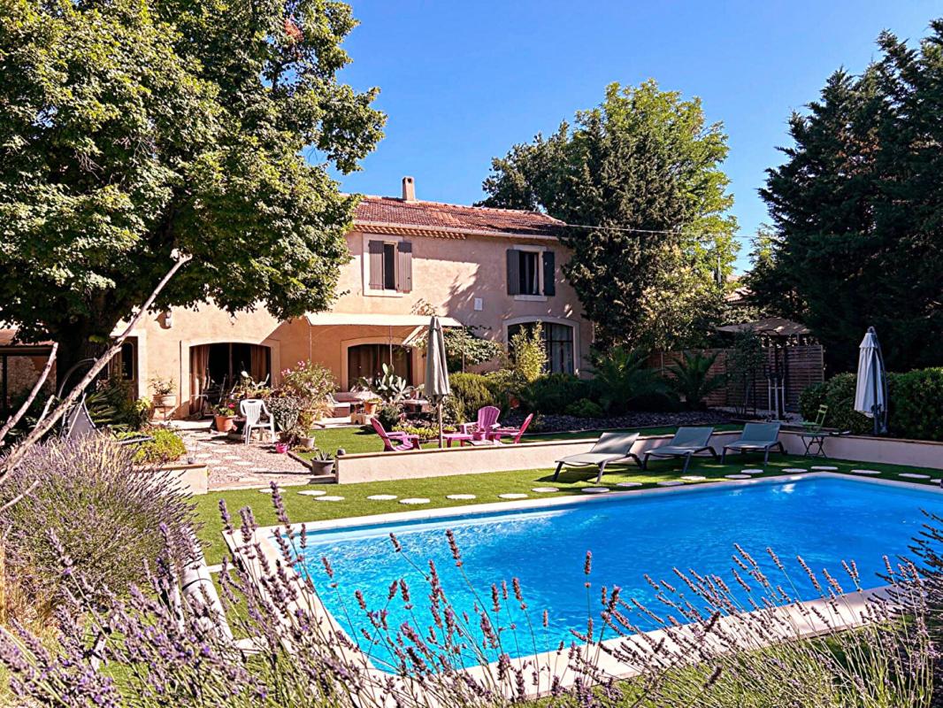 CARPENTRAS MAISON DE FAMILLE ET MAS AUTHENTIQUE 1