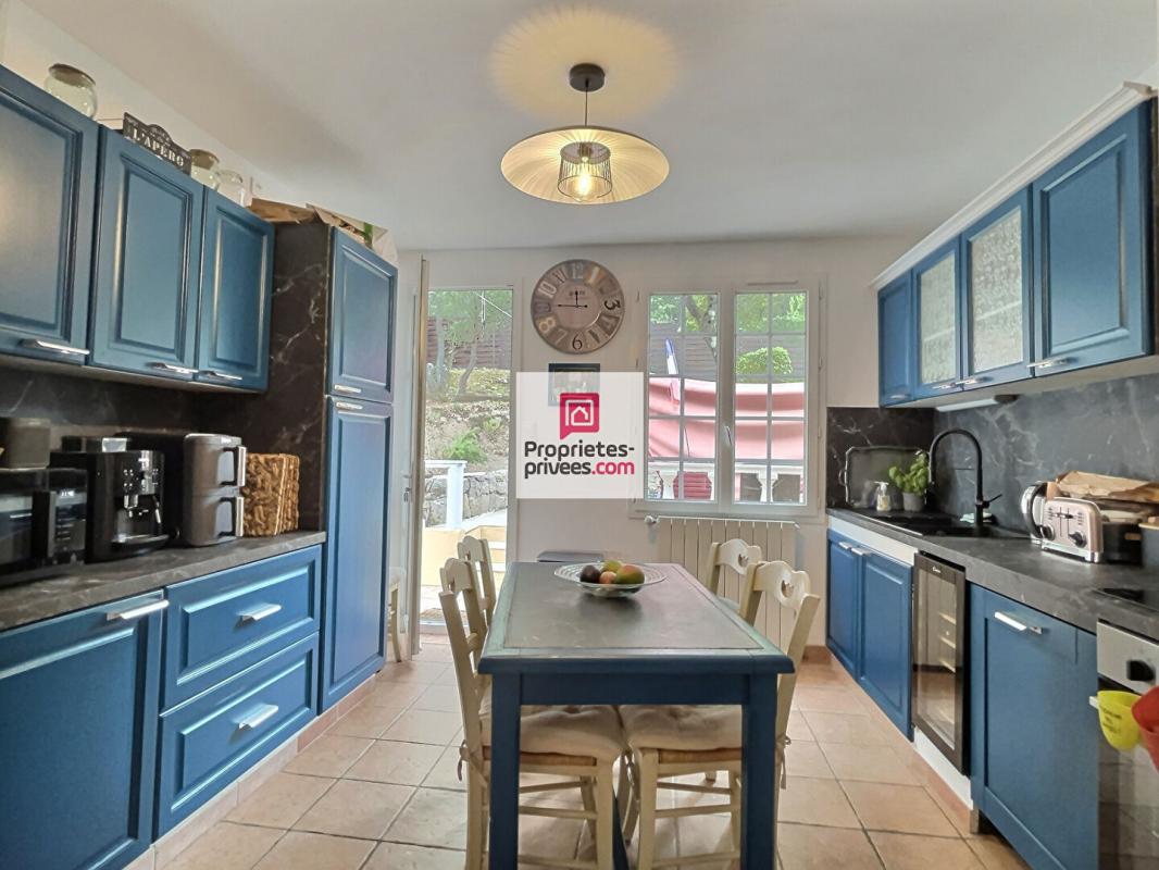 TRANS-EN-PROVENCE MAISON 205 m² -  2 Logements Piscine & 2 Garages 6