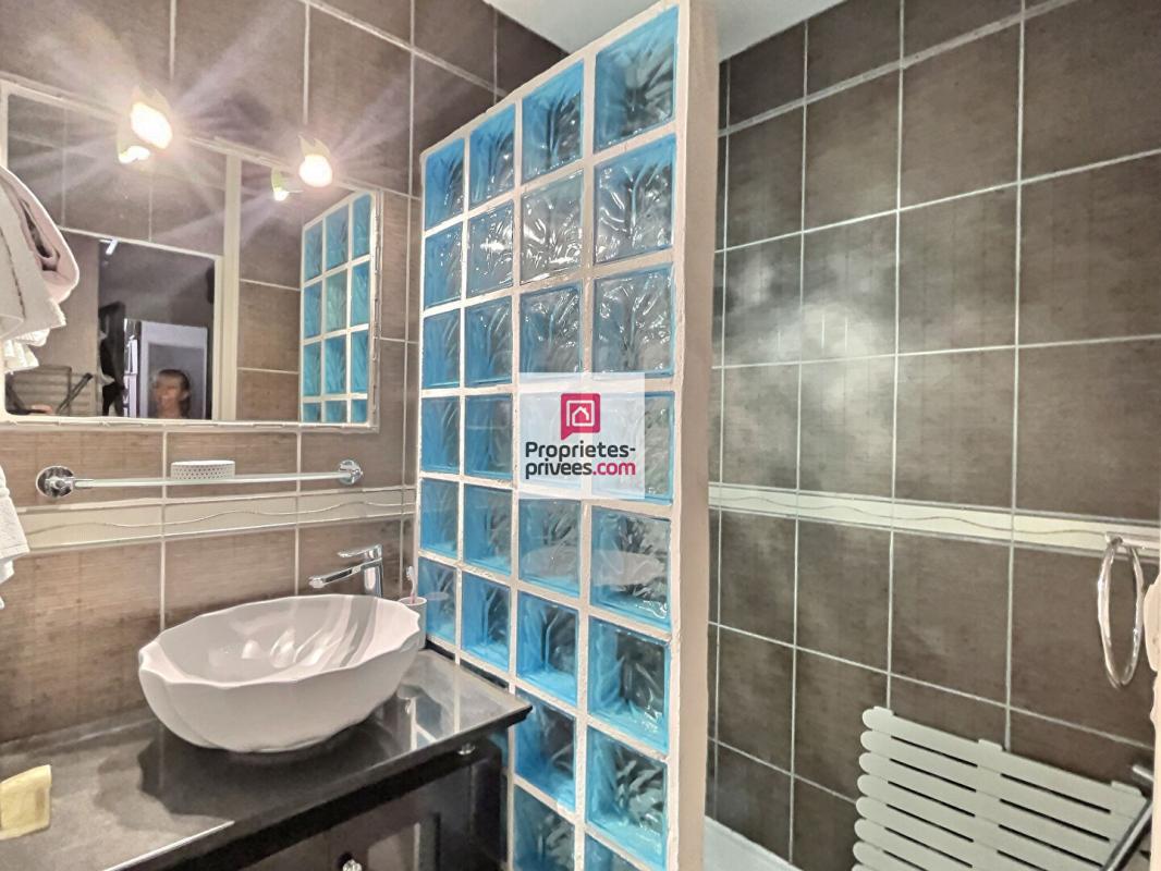 TRANS-EN-PROVENCE MAISON 205 m² -  2 Logements Piscine & 2 Garages 8