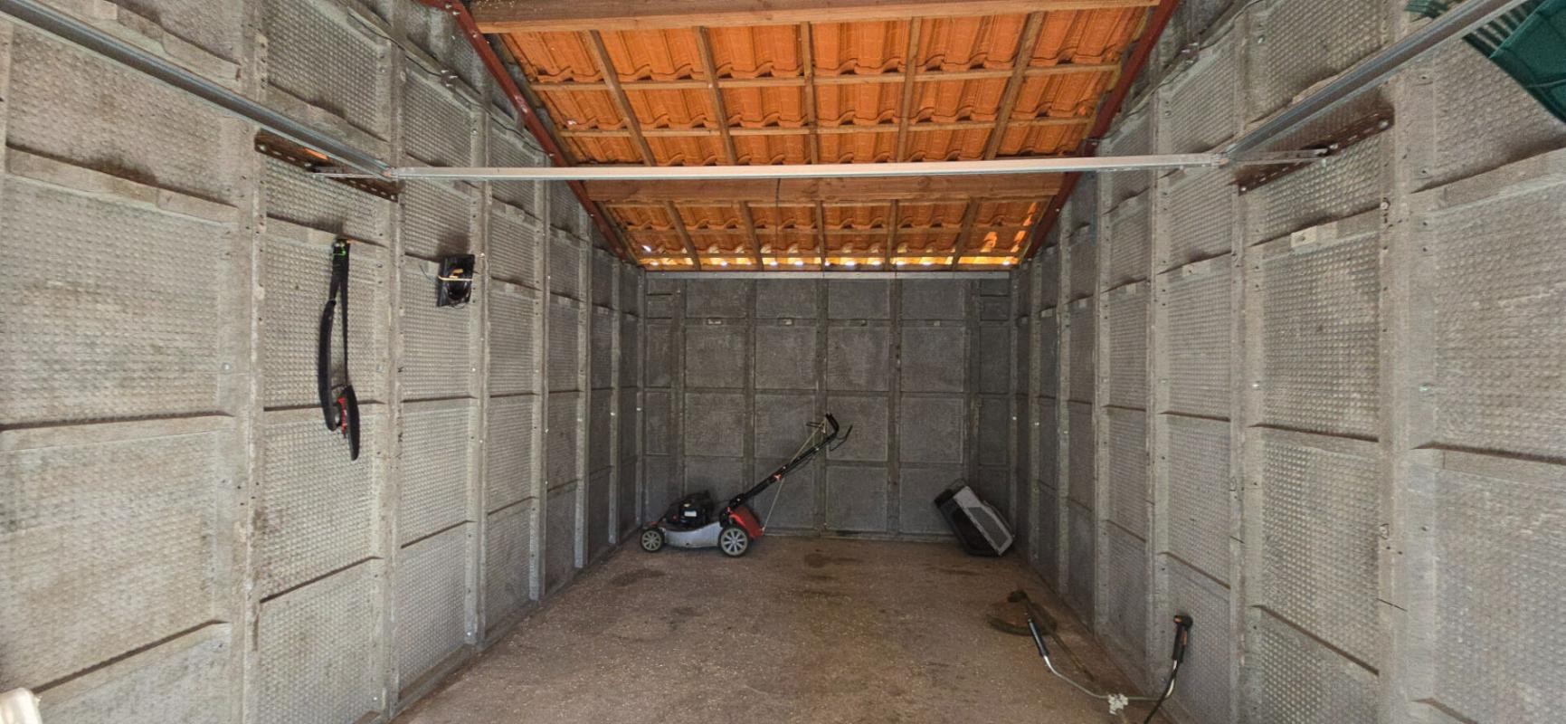 RIBERAC Maison individuelle rénovée, avec jardin et deux garages, au coeur de Ribérac 12