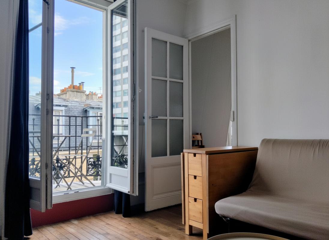 PARIS-15E-ARRONDISSEMENT Studio sous les toits à Beaugrenelle 2