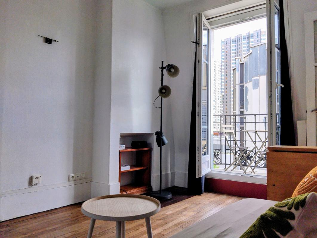 PARIS-15E-ARRONDISSEMENT Studio sous les toits à Beaugrenelle 3