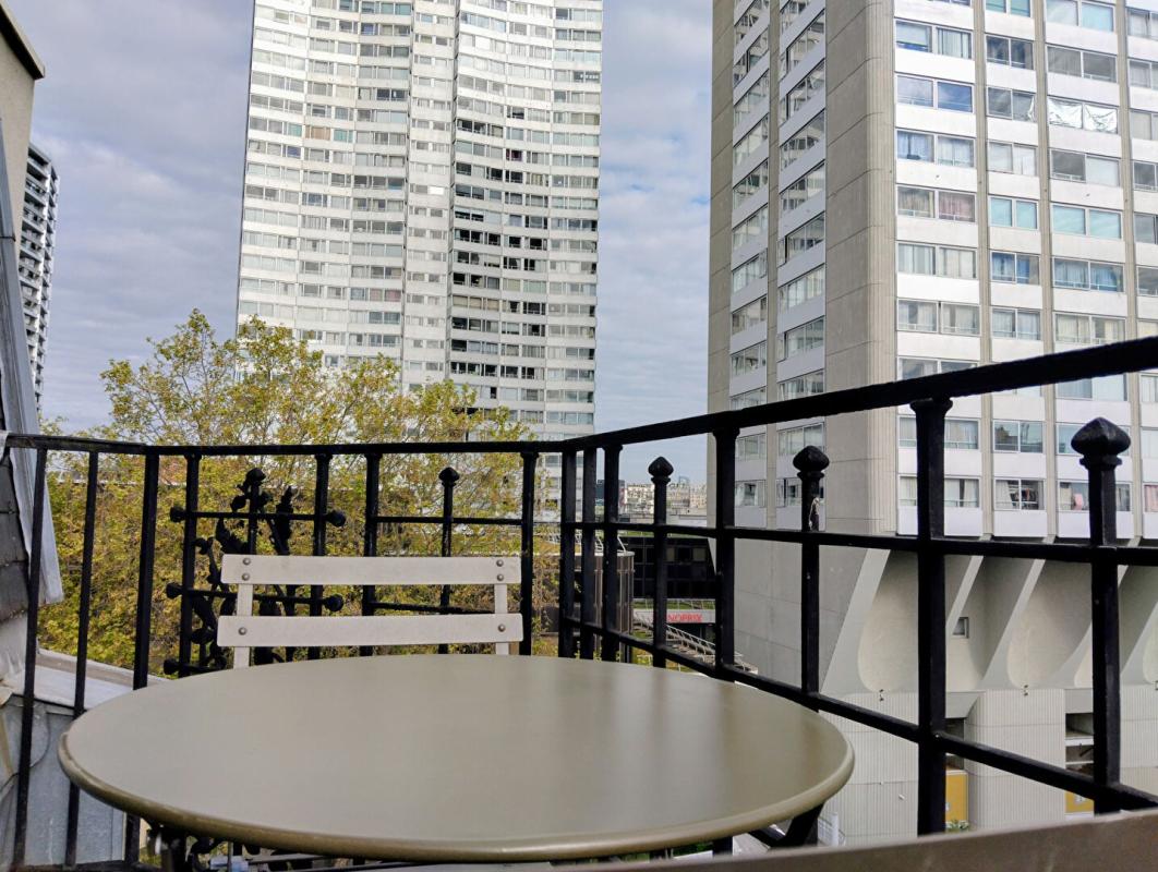 PARIS-15E-ARRONDISSEMENT Studio sous les toits à Beaugrenelle 6