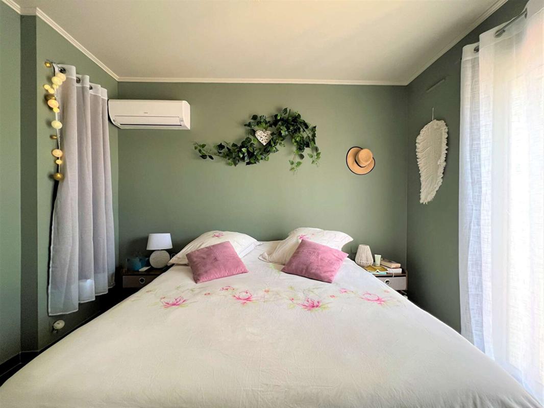 SANARY-SUR-MER SANARY SUR MER - LES GENETS D'OR - QUARTIER RESIDENTIEL AU CALME ABSOLU 13