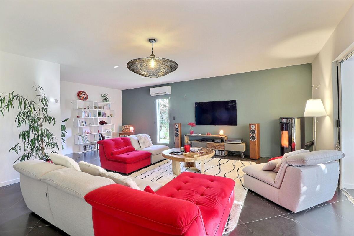 SANARY-SUR-MER SANARY SUR MER - LES GENETS D'OR - QUARTIER RESIDENTIEL AU CALME ABSOLU 4