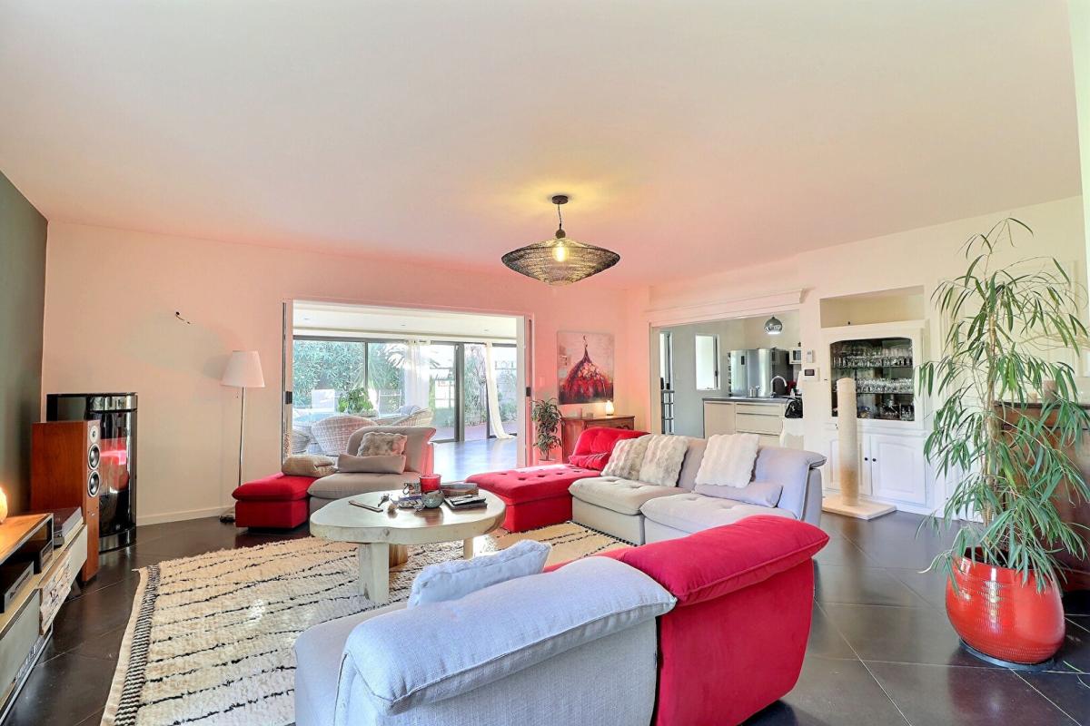 SANARY-SUR-MER SANARY SUR MER - LES GENETS D'OR - QUARTIER RESIDENTIEL AU CALME ABSOLU 6