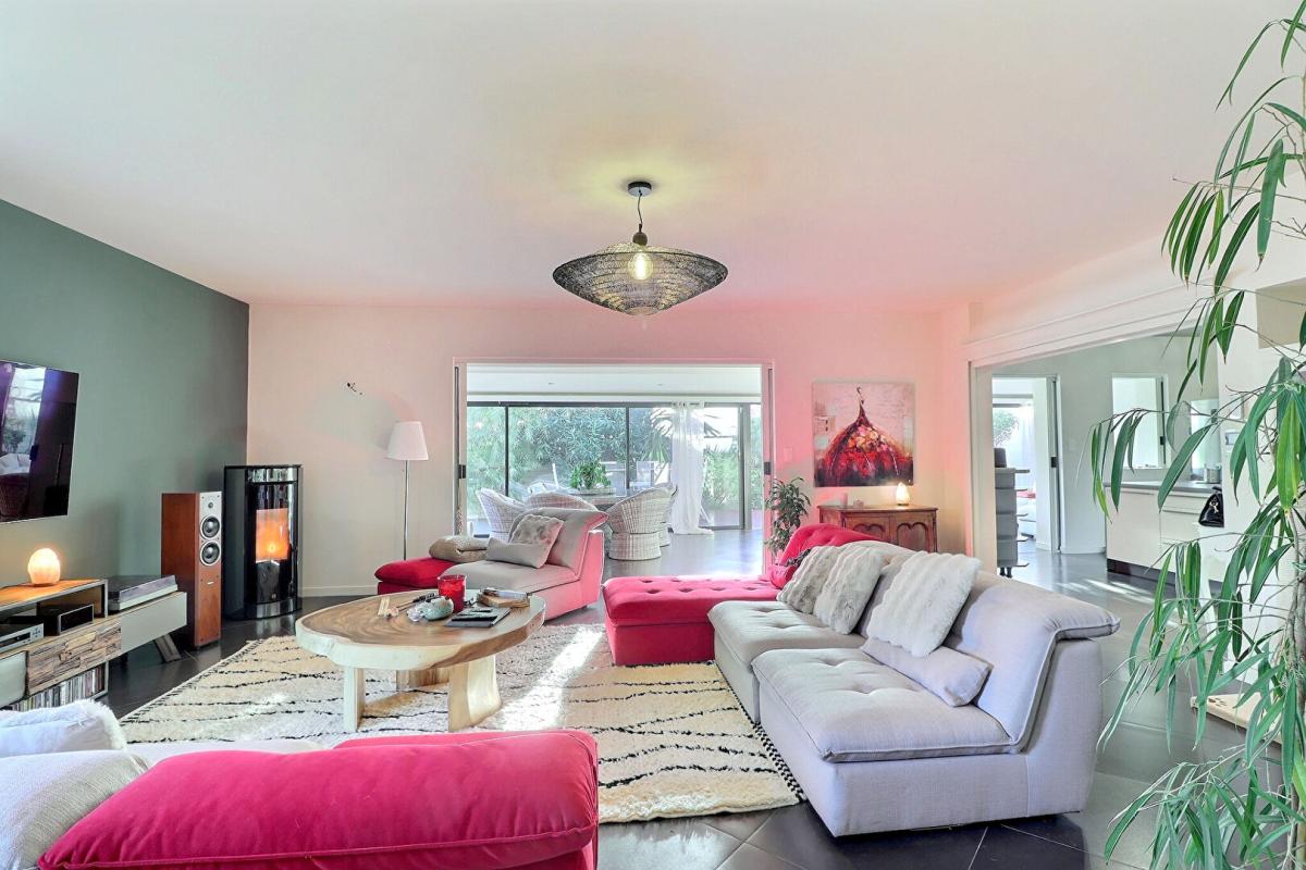 SANARY-SUR-MER SANARY SUR MER - LES GENETS D'OR - QUARTIER RESIDENTIEL AU CALME ABSOLU 7