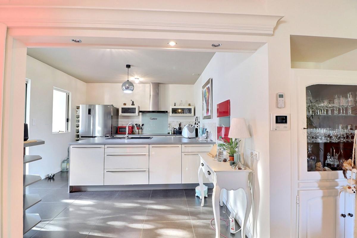 SANARY-SUR-MER SANARY SUR MER - LES GENETS D'OR - QUARTIER RESIDENTIEL AU CALME ABSOLU 8