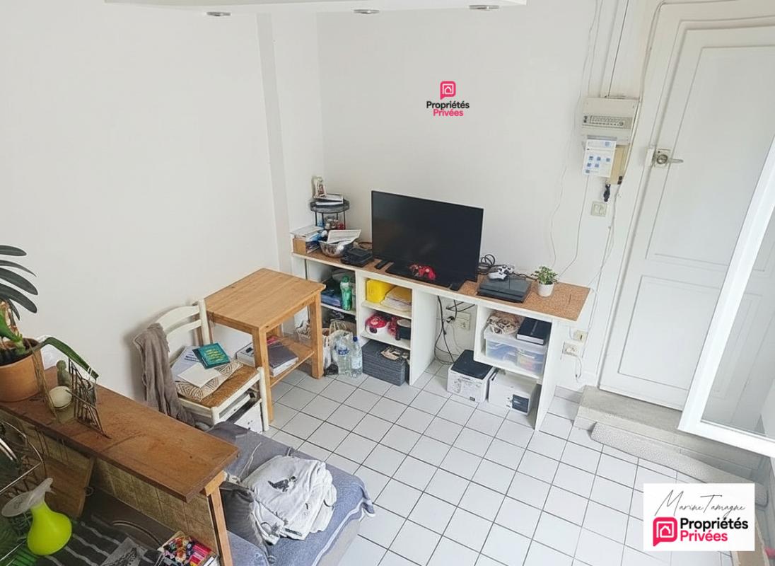 COMPIEGNE Studio en duplex avec chambre en mezzanine, rue piétonne Compiègne 1