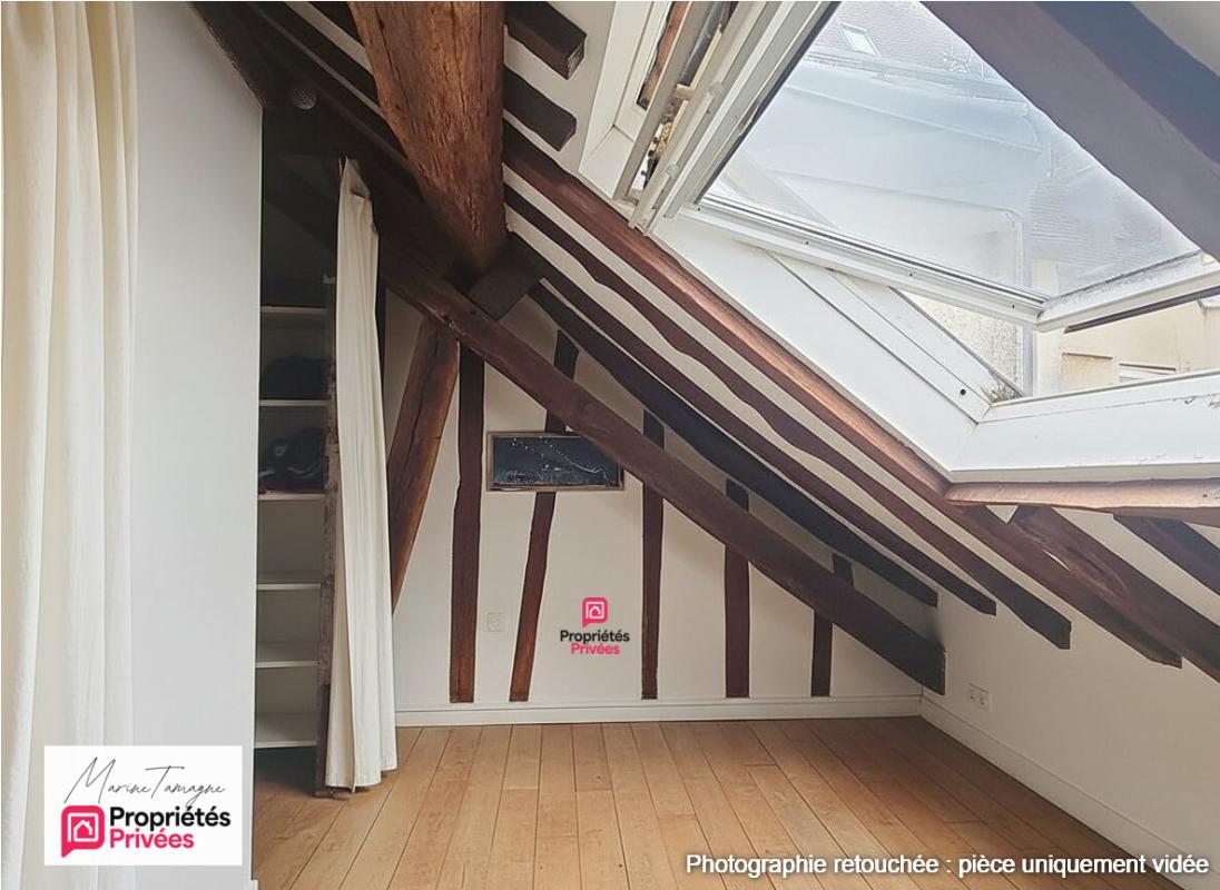 COMPIEGNE Studio en duplex avec chambre en mezzanine, rue piétonne Compiègne 9