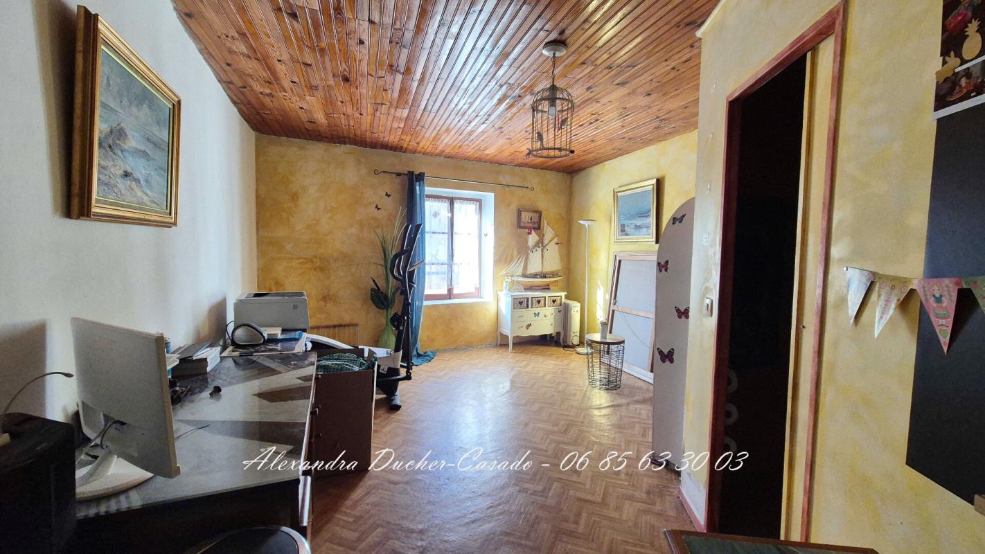 PEYRUIS Maison de village au coeur de Peyruis avec garage 11