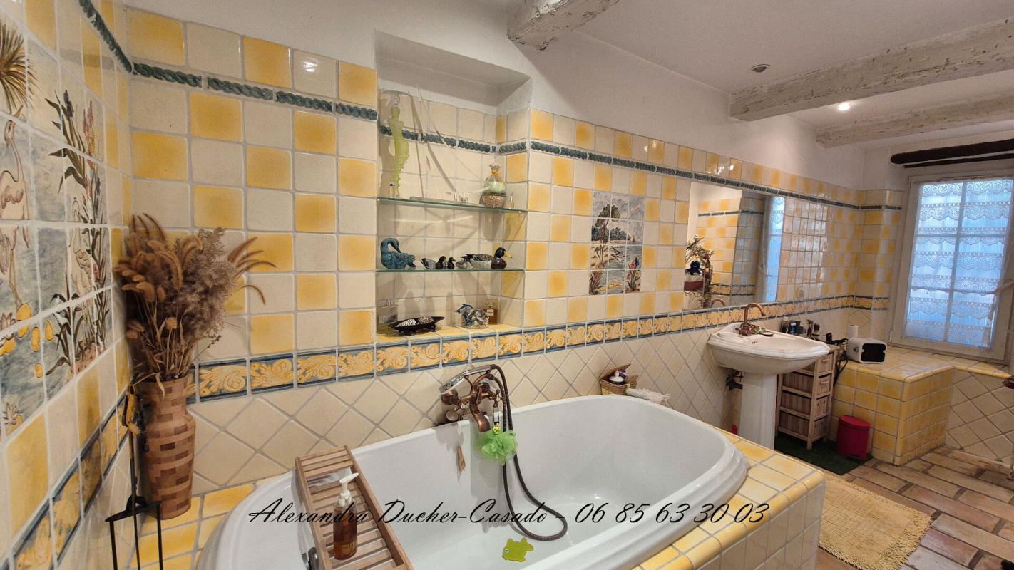 PEYRUIS Maison de village au coeur de Peyruis avec garage 12