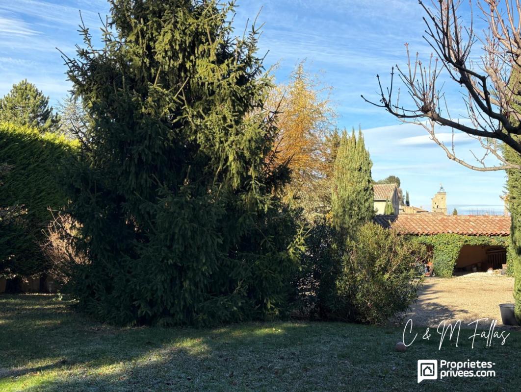 MALAUCENE VILLA de plain-pied ,170 m², piscine intérieure, parc arboré, garage 14