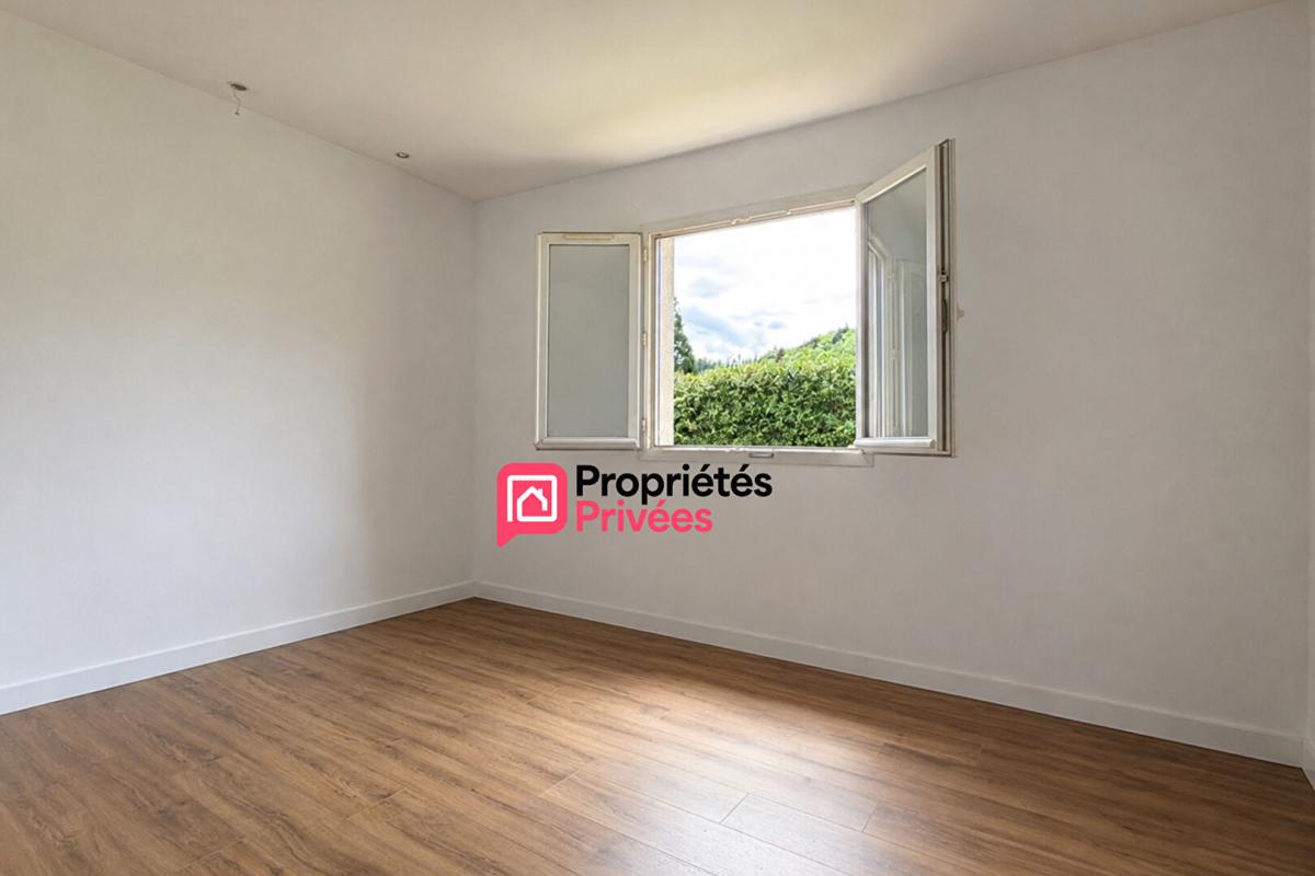 CHARBONNIERES-LES-VARENNES Coup de coeur maison T6 de plain-pied de 195m², terrain 1200m² PAUGNAT 63410 10