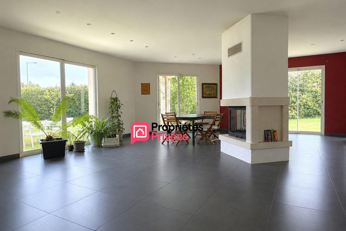 CHARBONNIERES-LES-VARENNES Coup de coeur maison T6 de plain-pied de 195m², terrain 1200m² PAUGNAT 63410 6