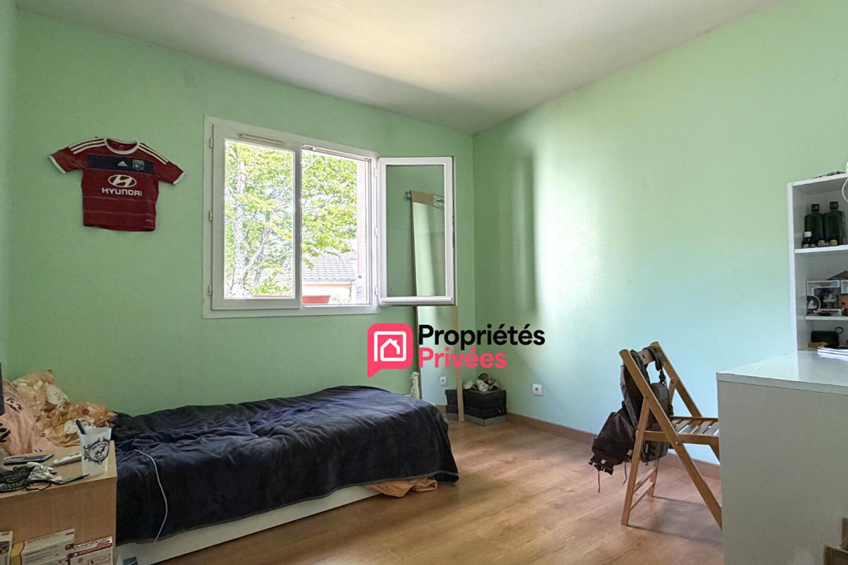 CHARBONNIERES-LES-VARENNES Coup de coeur maison T6 de plain-pied de 195m², terrain 1200m² PAUGNAT 63410 8
