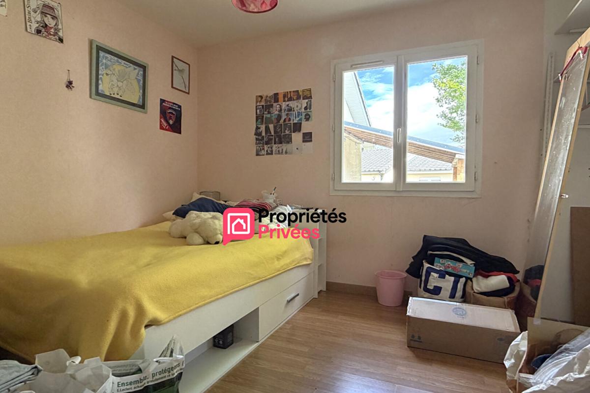 CHARBONNIERES-LES-VARENNES Coup de coeur maison T6 de plain-pied de 195m², terrain 1200m² PAUGNAT 63410 9