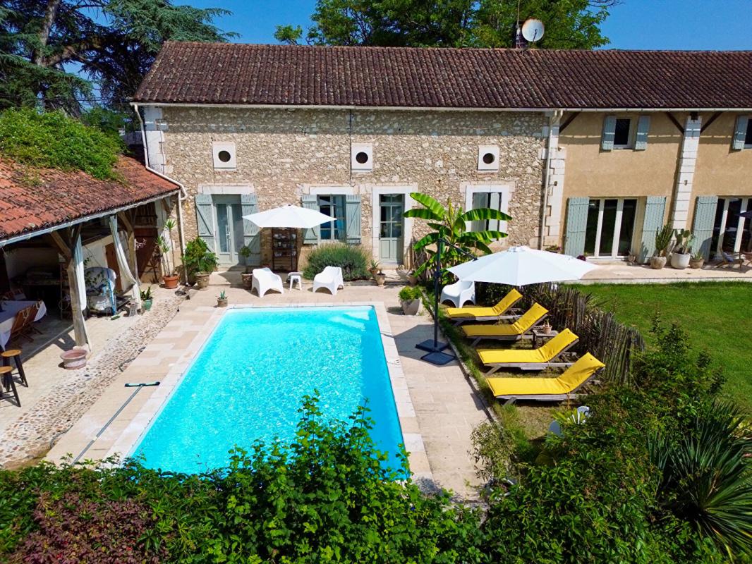 BASSILLAC A vendre, superbe propriété de charme à BASSILLAC ET AUBEROCHE 24330 1