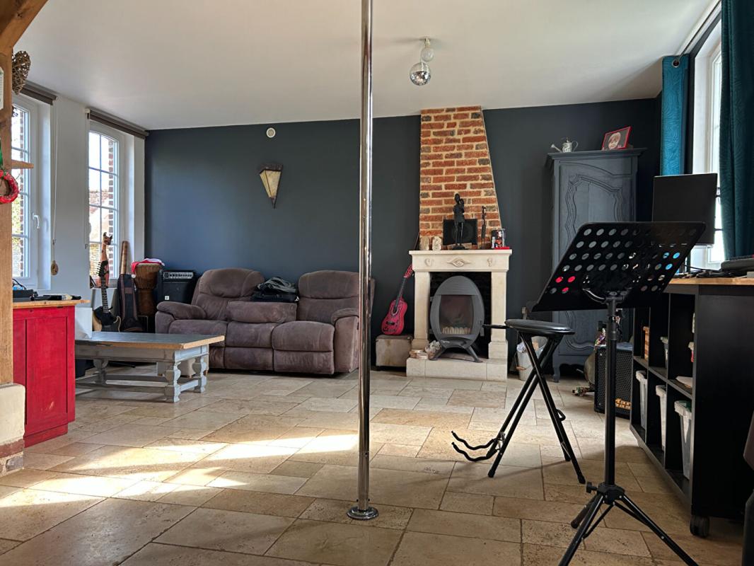 LISIEUX 14100  Maison  6 pièces   - 4 chambres + bâtiments  289 000 Euros 6