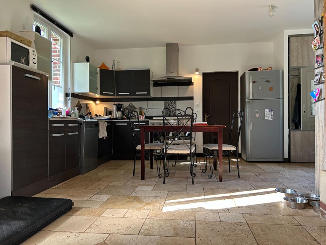 LISIEUX 14100  Maison  6 pièces   - 4 chambres + bâtiments  289 000 Euros 8