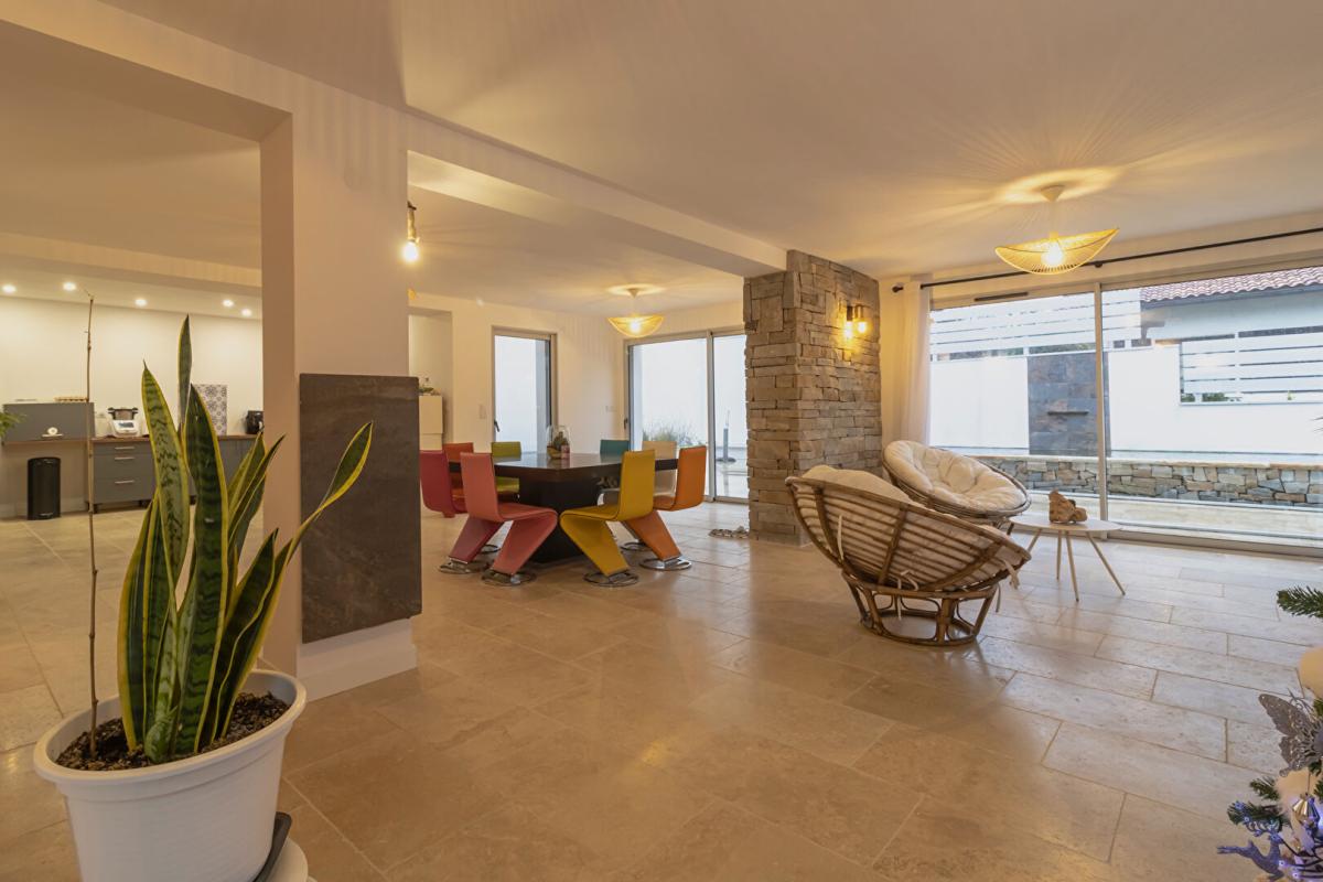 HENDAYE Maison Hendaye 7 pièce(s) 188 m2 4