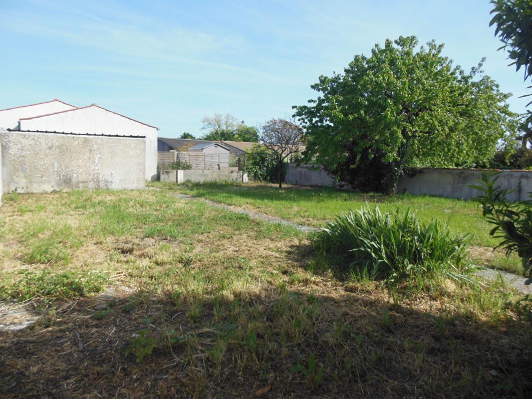SAINT-SULPICE-DE-ROYAN Maison de village, centre-ville 2 min à pied dans un environnement calme 13