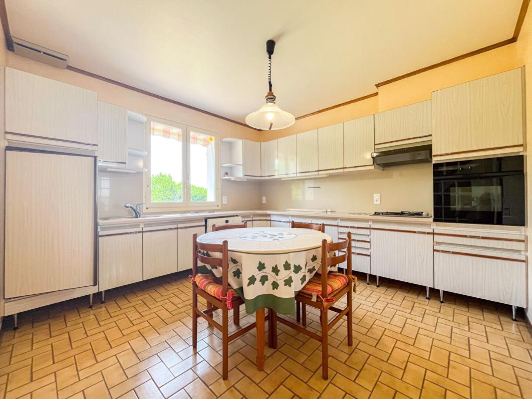 COURMEMIN Maison Courmemin 8 pièce(s) 173.06 m2 4