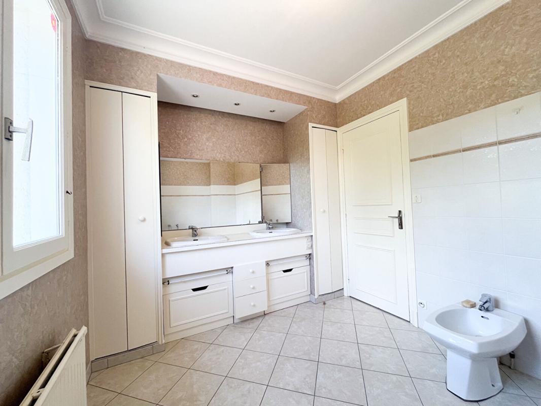 COURMEMIN Maison Courmemin 8 pièce(s) 173.06 m2 7