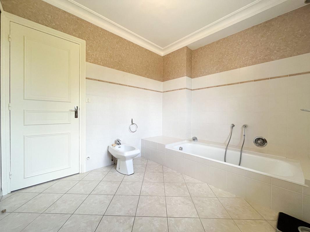 COURMEMIN Maison Courmemin 8 pièce(s) 173.06 m2 8