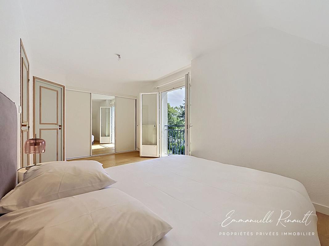 BADEN BADEN · Propriété d'exception avec vue panoramique · Piscine miroir et jacuzzi 13