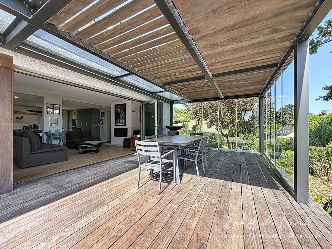 BADEN BADEN · Propriété d'exception avec vue panoramique · Piscine miroir et jacuzzi 3