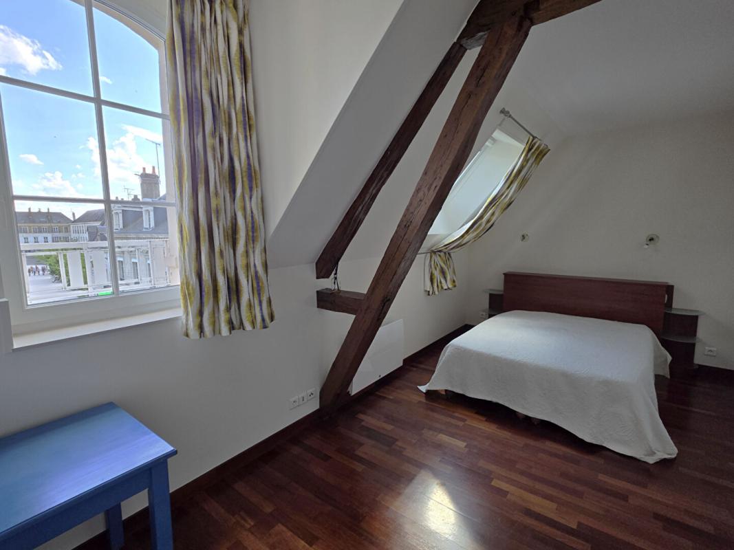 NOGENT-LE-ROTROU Immeuble coeur de ville Nogent Le Rotrou 340 m2 13