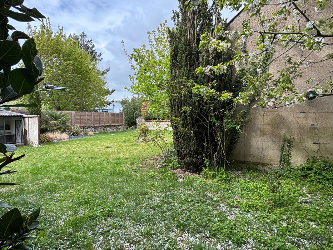 VENDOME Maison de caractère / 167 m2 / Coeur Vendôme 17