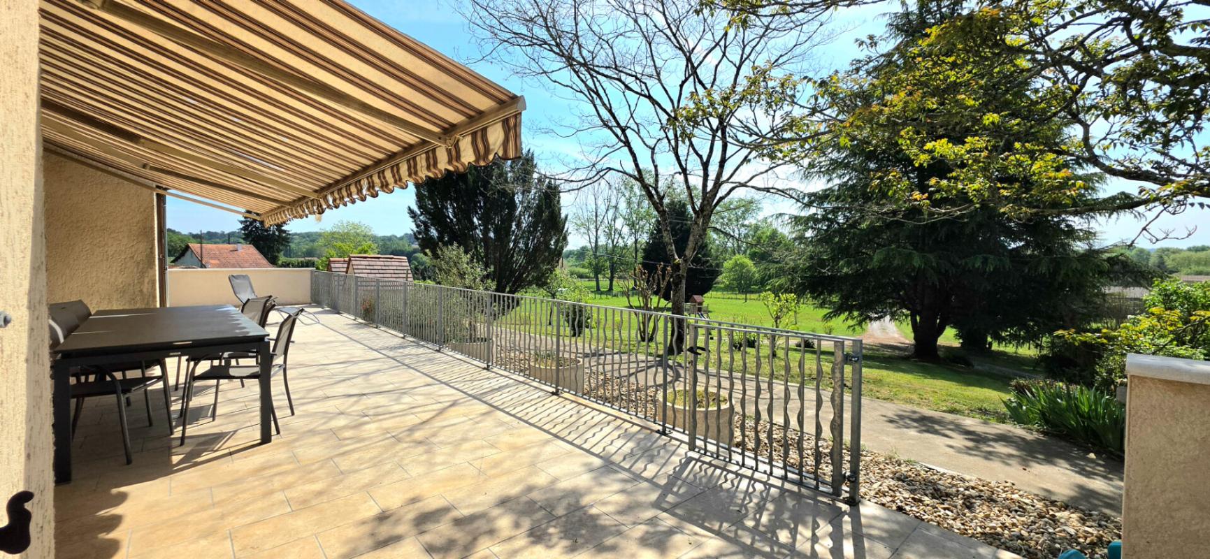 SAINT-LAURENT-DES-HOMMES Maison  avec sous sol et parc 1