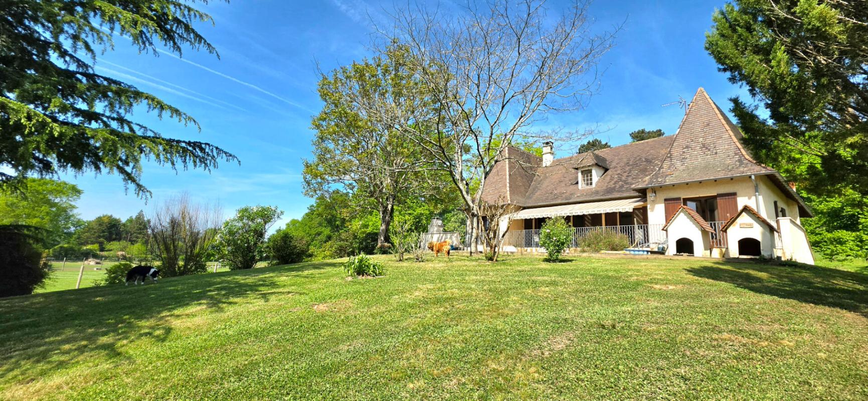 SAINT-LAURENT-DES-HOMMES Maison  avec sous sol et parc 2