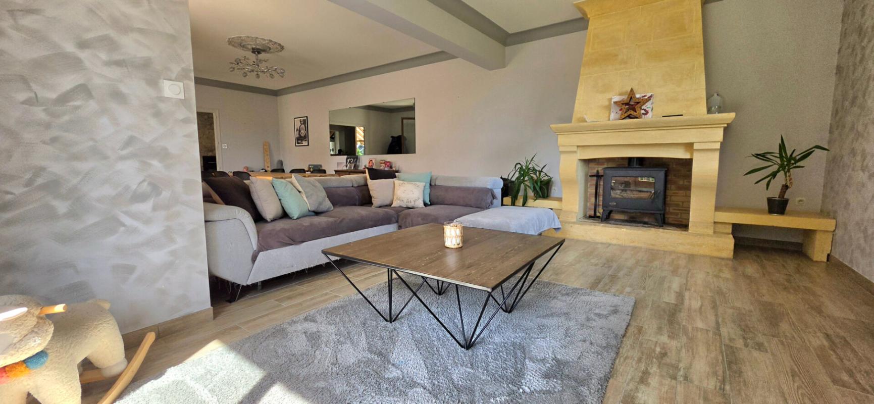 SAINT-LAURENT-DES-HOMMES Maison  avec sous sol et parc 5