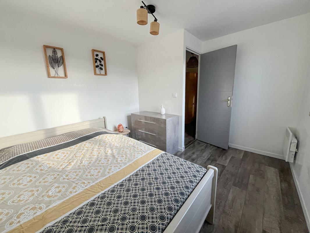 FIGANIERES VILLA INDIVIDUELLE AVEC APPART T3 INDEPENDANT 12