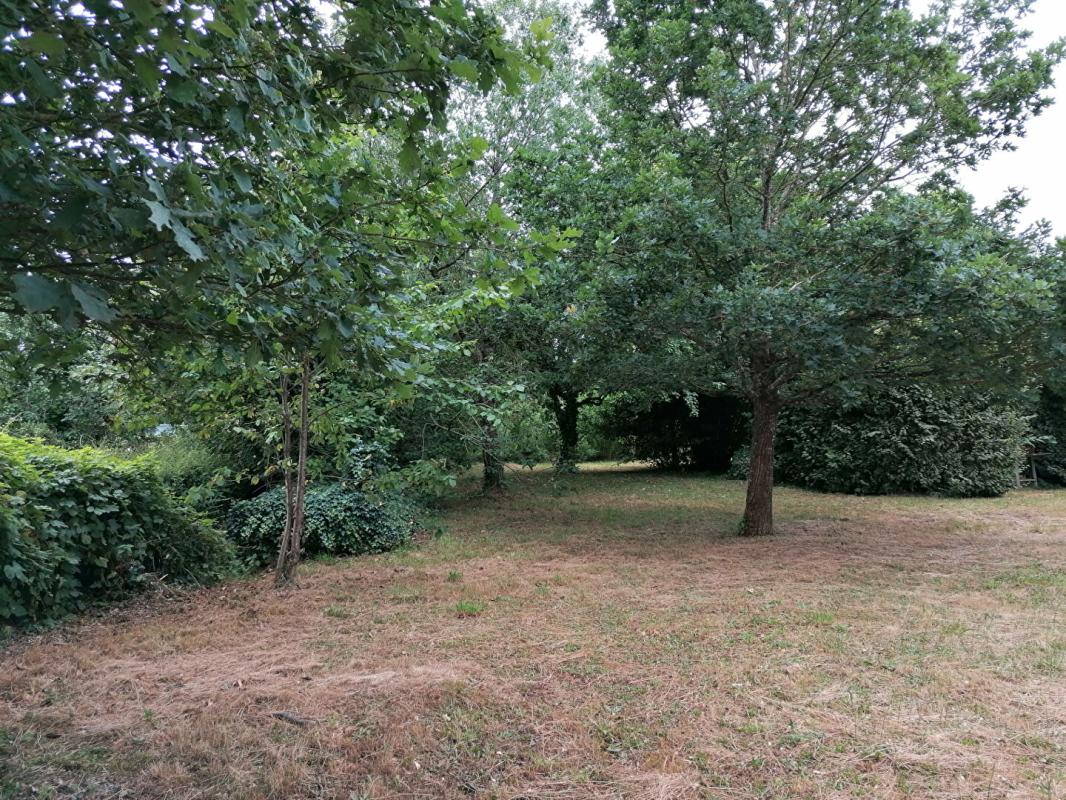 LOYAT Maison en pierre rénovée avec jardin et verger Loyat  107 m2 12