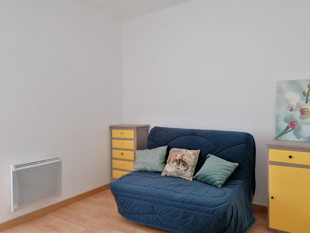 LOYAT Maison en pierre rénovée avec jardin et verger Loyat  107 m2 7