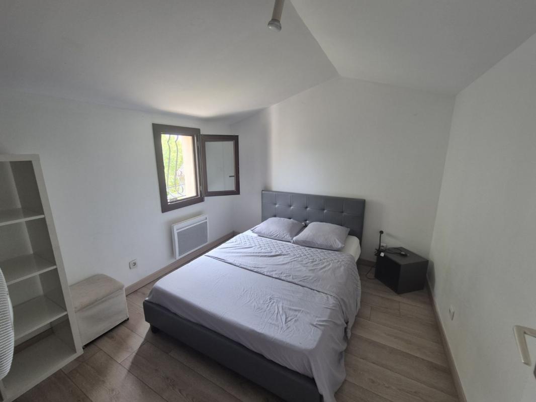 PLAN-DE-CUQUES Maison  6 pièce(s) 133.69 m2 à Plan-de-Cuques 12