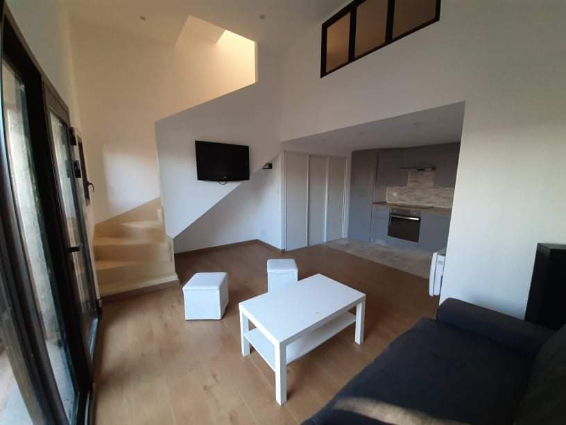 PLAN-DE-CUQUES Maison  6 pièce(s) 133.69 m2 à Plan-de-Cuques 13