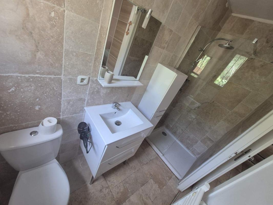 PLAN-DE-CUQUES Maison  6 pièce(s) 133.69 m2 à Plan-de-Cuques 15