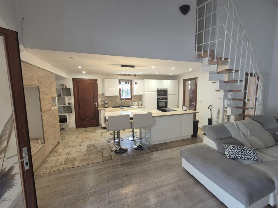 PLAN-DE-CUQUES Maison  6 pièce(s) 133.69 m2 à Plan-de-Cuques 9