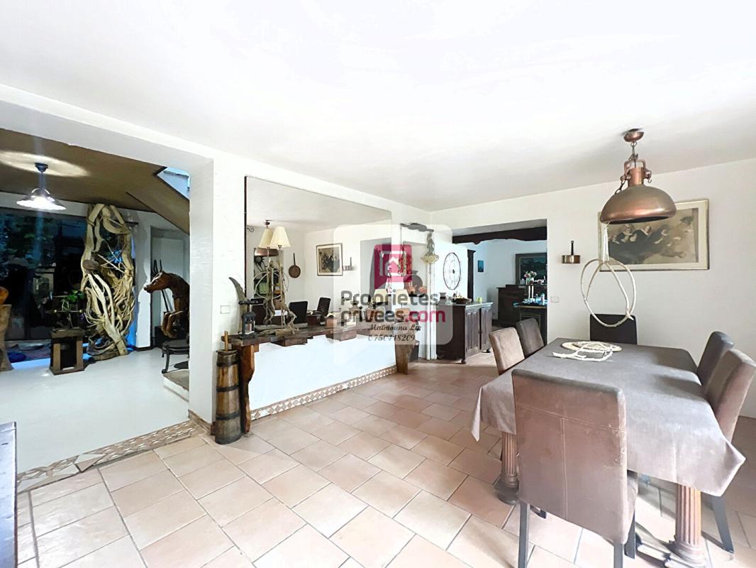 GILLY-SUR-ISERE Maison, Gilly Sur Isère 15 pièces  353 m2 + dépendance de 200 m² 5