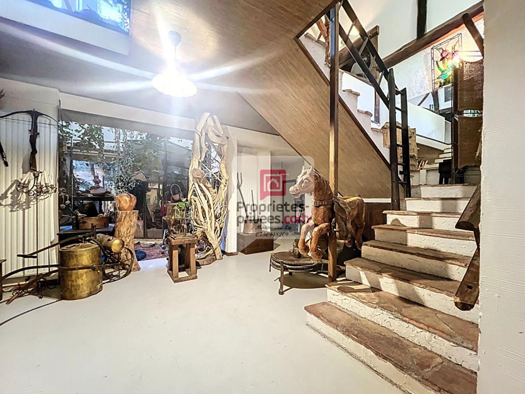 GILLY-SUR-ISERE Maison, Gilly Sur Isère 15 pièces  353 m2 + dépendance de 200 m² 7